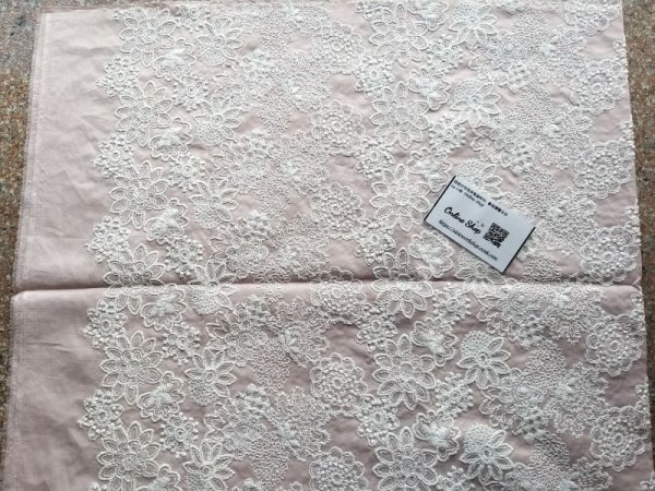 Photo4: ➖ 減價｜‼️不適用於 滿 $350 包郵 及 滿 $600 減 $30｜💢 粉紅、水藍 0.5m 現貨｜🇯🇵 日本布｜底部 薄棉。棉 100%｜立體繩索花邊｜剌繡 Embroidery Floral Japan Fabric (4)