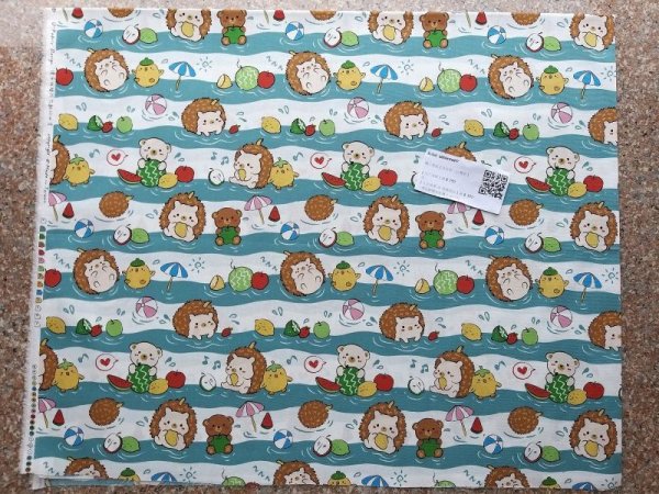 Photo2: ➖ 減價｜‼️ 不享 滿 $250 包郵 ‼️不享 滿 $600 減 $30｜💢 湖水藍 1 y 現貨｜🇹🇼 台灣製｜薄棉｜刺蝟小雞水果風｜Cute hedgehog and fruit Summer Fabric  (2)