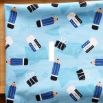 Photo4: ➖ 減價｜‼️ 不享 滿 $250 包郵 ‼️不享 滿 $600 減 $30｜💢 藍、灰各 0.5y 現貨｜🇹🇼 台灣布｜厚棉｜鉛筆與橡皮擦｜文具風棉布 (4)