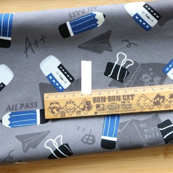Photo8: ➖ 減價｜‼️ 不享 滿 $250 包郵 ‼️不享 滿 $600 減 $30｜💢 藍、灰各 0.5y 現貨｜🇹🇼 台灣布｜厚棉｜鉛筆與橡皮擦｜文具風棉布 (8)