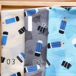 Photo1: ➖ 減價｜‼️ 不享 滿 $250 包郵 ‼️不享 滿 $600 減 $30｜💢 藍、灰各 0.5y 現貨｜🇹🇼 台灣布｜厚棉｜鉛筆與橡皮擦｜文具風棉布 (1)