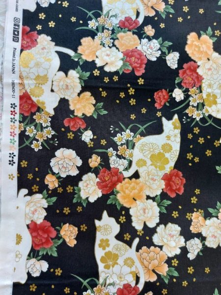 Photo3: ➖ 減價｜‼️不適用於 滿 $350 包郵 及 滿 $600 減 $30｜💢 黑 0.5m 現貨｜🇯🇵 日本布｜QUILT GATE 百華繚蘭｜薄棉｜貓｜牡丹｜貓咪と牡丹日本棉布 (3)