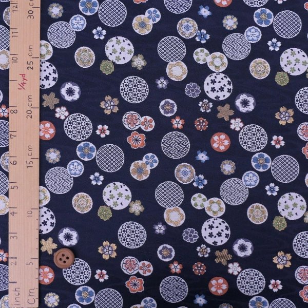 Photo2: 【1米 價格】🔺日本製｜💢 非 現貨｜西陣織 金襴｜和風 和柄 日式 京都風格 ｜流水與圓圈和櫻花 (2)