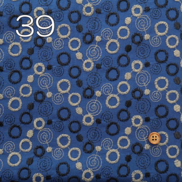 Photo2: 【1米 價格】🟡日本製｜💢 非 現貨｜布料 : 100% 棉 ; 剌繡線 : 100% polyester｜剌繡 簡約圓圈｜2025年 5月 (2)