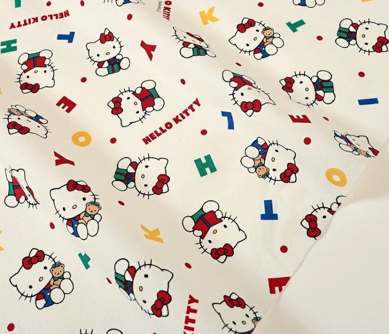Photo1: 【1米 價格】🔴日本製｜💢 非 現貨｜100% 棉 ~ 牛津布｜Sanrio Hello Kitty 字母｜2025年 11月 (1)