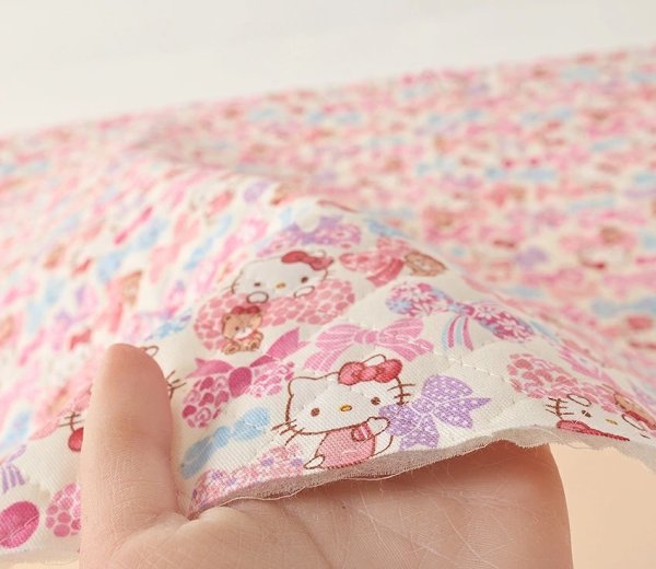Photo2: 【1米 價格】🔴日本製｜💢 非 現貨｜🇯🇵 日本製｜絎縫 間棉｜Sanrio Hello Kitty｜2025年 11月 (2)