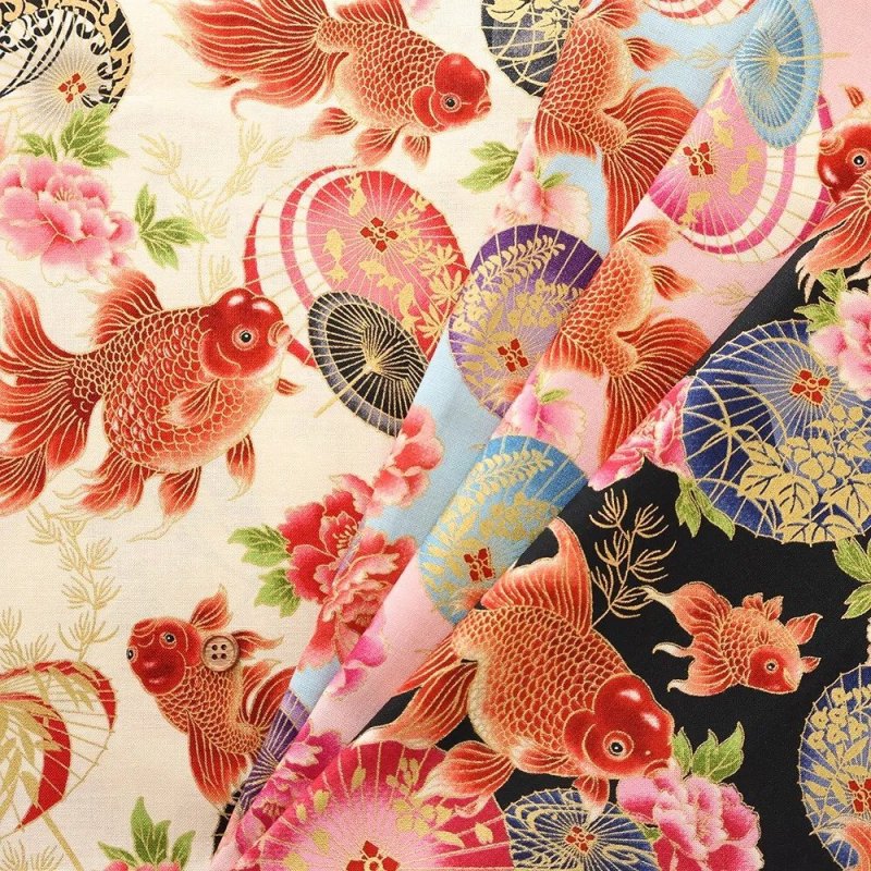 Photo2: 🌸和風感覺滿滿【日本選物｜預訂商品（約15–20日到貨）】🟡日本製｜100% 棉 床單厚度｜百華繚蘭 金魚與和傘圖案｜2026年 4月｜附【8款實用建議 及 迷你斜孭袋 建議用布量 參考】 (2)