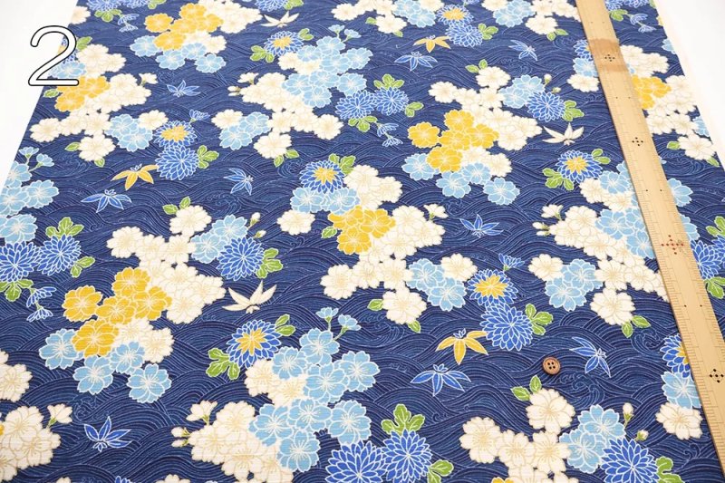 Photo4: 帶有好運連綿的🌊青海波 日本傳統紋樣【日本選物｜預訂商品（約15–20日到貨）】🟡日本製｜100% 棉 薄 ｜花朵 小菊｜2026年 5月 (4)