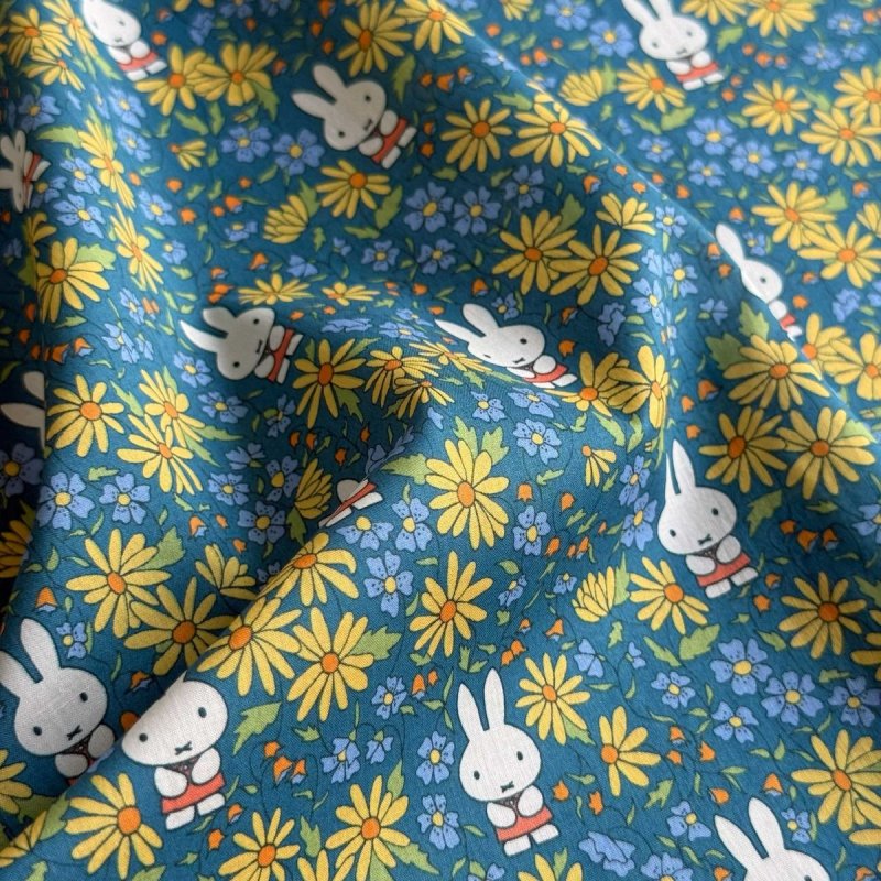 Photo12: Prairie Day🐰Miffy【預訂商品（約 20日到貨）】🟣日本製｜100% 棉 ~ Liberty Tana Lawn 棉布 💡非常輕薄💡柔軟💡透氣💡表面帶有一種類似絲綢咁光滑細緻嘅質感｜⭐米菲⭐罌粟與雛菊⭐線條簡潔的花朵⭐取自1963年繪本的米菲早期形象｜2026年 7月 (12)