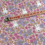 Photo8: Prairie Day🐰Miffy【預訂商品（約 20日到貨）】🟣日本製｜100% 棉 ~ Liberty Tana Lawn 棉布 💡非常輕薄💡柔軟💡透氣💡表面帶有一種類似絲綢咁光滑細緻嘅質感｜⭐米菲⭐罌粟與雛菊⭐線條簡潔的花朵⭐取自1963年繪本的米菲早期形象｜2026年 7月 (8)