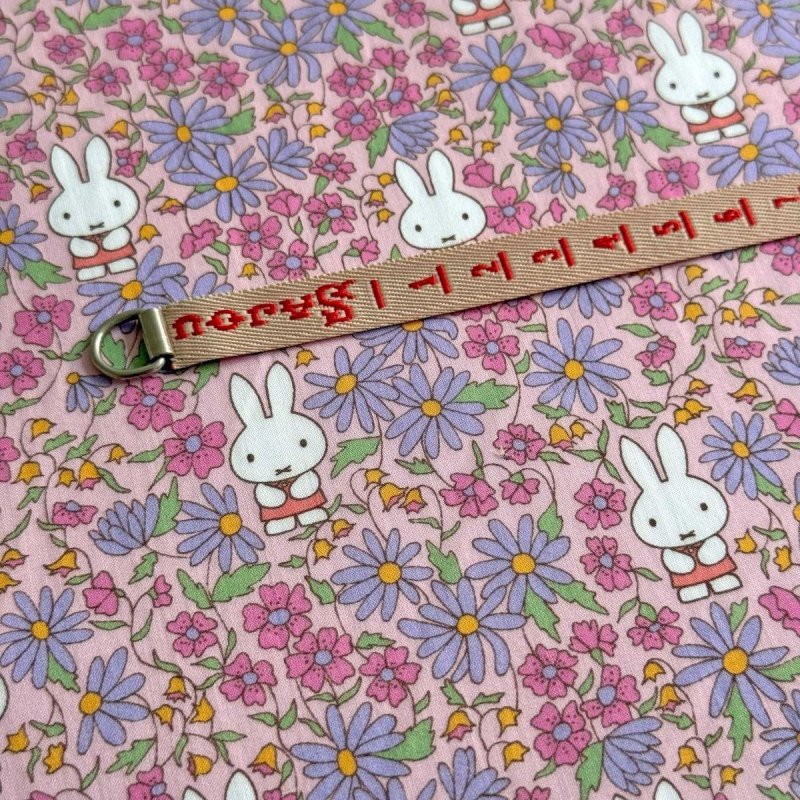 Photo8: Prairie Day🐰Miffy【預訂商品（約 20日到貨）】🟣日本製｜100% 棉 ~ Liberty Tana Lawn 棉布 💡非常輕薄💡柔軟💡透氣💡表面帶有一種類似絲綢咁光滑細緻嘅質感｜⭐米菲⭐罌粟與雛菊⭐線條簡潔的花朵⭐取自1963年繪本的米菲早期形象｜2026年 7月 (8)