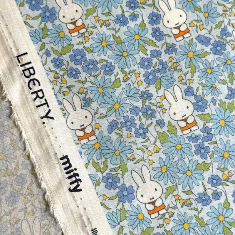 Photo15: Prairie Day🐰Miffy【預訂商品（約 20日到貨）】🟣日本製｜100% 棉 ~ Liberty Tana Lawn 棉布 💡非常輕薄💡柔軟💡透氣💡表面帶有一種類似絲綢咁光滑細緻嘅質感｜⭐米菲⭐罌粟與雛菊⭐線條簡潔的花朵⭐取自1963年繪本的米菲早期形象｜2026年 7月 (15)