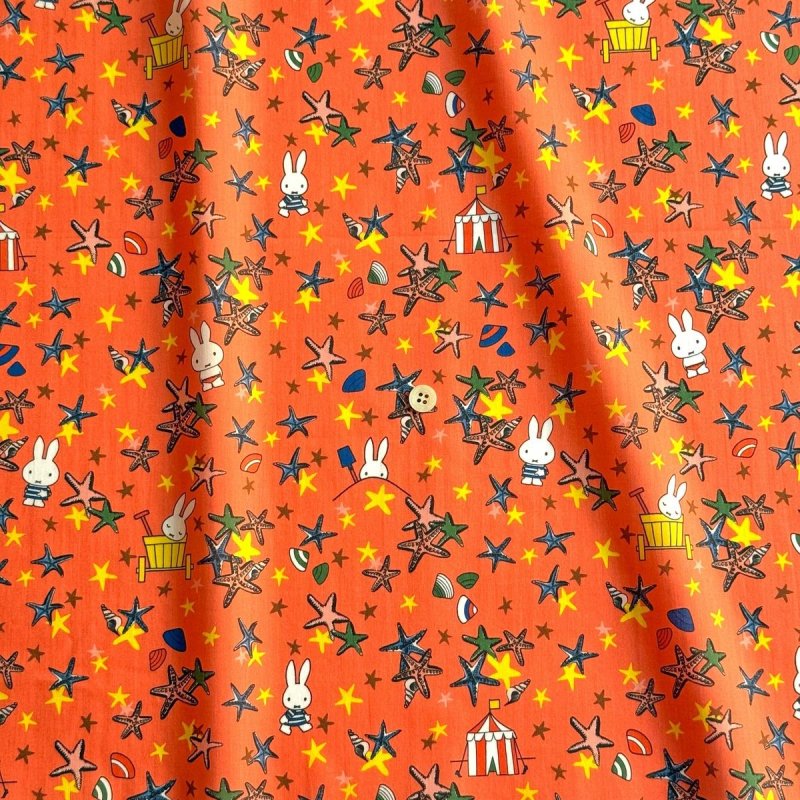 Photo4: Seaside Escape🐰Miffy【預訂商品（約 20日到貨）】🟣日本製｜100% 棉 ~ Liberty Tana Lawn 棉布 💡非常輕薄💡柔軟💡透氣💡表面帶有一種類似絲綢咁光滑細緻嘅質感｜⭐米菲⭐貝殼、海螺、海星⭐Miffy在海邊⭐懷舊氣息｜2026年 7月 (4)