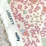 Photo7: Counting🐰Miffy【預訂商品（約 20日到貨）】🟣日本製｜表面壓上了一層薄薄的 PVC 膠膜、啞光/霧面、底布100% 純棉 Lawn 布料｜⭐米菲計數⭐蠟燭、蘋果、襪子、湯匙和風箏｜2026年 7月 (7)