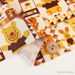 Photo5: 💕Winnie The Pooh【預訂商品（約 20日到港）】🔴日本製｜100% 棉 ~ 牛津布｜Disney 小熊維尼 懷舊復古風的方塊拼布風｜2026年 9月 (5)