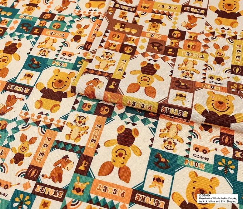 Photo1: 💕Winnie The Pooh【預訂商品（約 20日到港）】🔴日本製｜100% 棉 ~ 牛津布｜Disney 小熊維尼 懷舊復古風的方塊拼布風｜2026年 9月 (1)