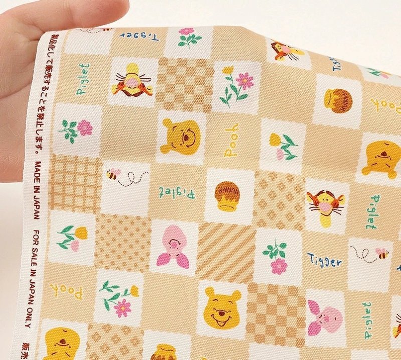 Photo2: 💕Winnie The Pooh【預訂商品（約 20日到港）】🔴日本製｜100% 棉 ~ 牛津布｜Disney 小熊維尼 百畝森林好朋友 市松方格 棋盤格 Piglet 跳跳虎｜2026年 9月 (2)
