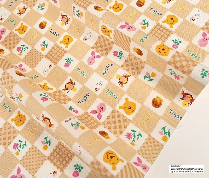 Photo1: 💕Winnie The Pooh【預訂商品（約 20日到港）】🔴日本製｜100% 棉 ~ 牛津布｜Disney 小熊維尼 百畝森林好朋友 市松方格 棋盤格 Piglet 跳跳虎｜2026年 9月 (1)