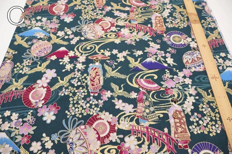 Photo5: 🇯🇵舞妓【日本選物｜預訂商品（約 20 日到港）】🟡日本製｜100% 棉 床單厚度｜日本傳統藝妓 櫻花、仙鶴和富士山 日式燙金棉布｜2026年 9月 (5)