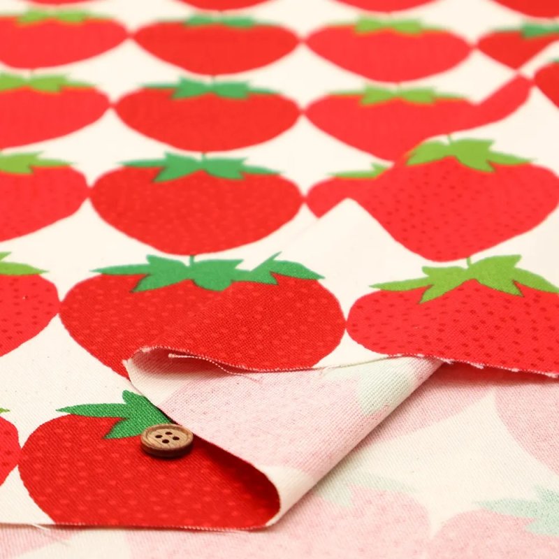 Photo2: 🍓滿滿草莓【日本選物|預訂商品(約 20 日到港)】🟡日本製|100% 棉 牛津布|strawberry 士多啤梨 圖案大約 有 8.5-9cm |2026年 9月