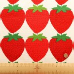 Photo2: 🍓滿滿草莓【日本選物｜預訂商品（約 20 日到港）】🟡日本製｜100% 棉 牛津布｜strawberry 士多啤梨 圖案大約 有 8.5-9cm ｜2026年 9月 (2)