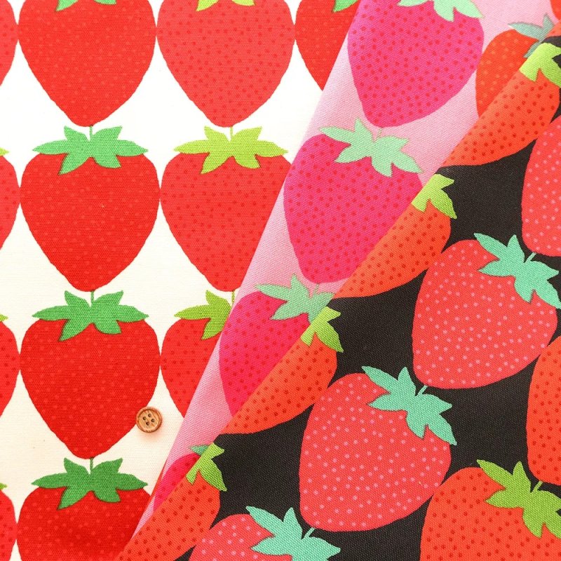 Photo1: 🍓滿滿草莓【日本選物｜預訂商品（約 20 日到港）】🟡日本製｜100% 棉 牛津布｜strawberry 士多啤梨 圖案大約 有 8.5-9cm ｜2026年 9月 (1)