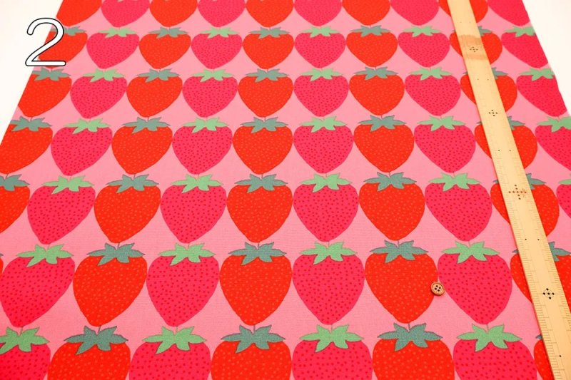 Photo5: 🍓滿滿草莓【日本選物｜預訂商品（約 20 日到港）】🟡日本製｜100% 棉 牛津布｜strawberry 士多啤梨 圖案大約 有 8.5-9cm ｜2026年 9月 (5)