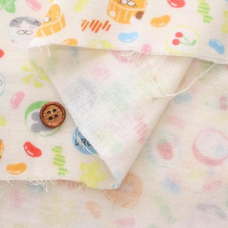 Photo2: 🐱 愉快貓咪系列【日本選物｜預訂商品（約 20 日到港）】🟤日本製｜100%棉 雙層紗布 ｜Cotton Kobayashi 貓咪臉孔與繽紛糖果｜2026年 10月 (2)